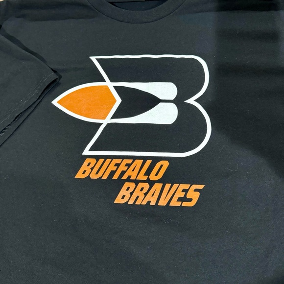 Retro Men’s Buffalo Braves Basketball short sleeve t-shirt Size XL, brand new! - Picture 2 of 4